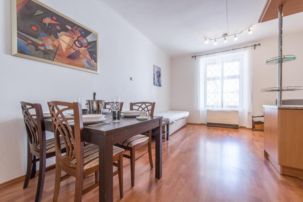 Prague Locals Monastery Apartments Luaran gambar