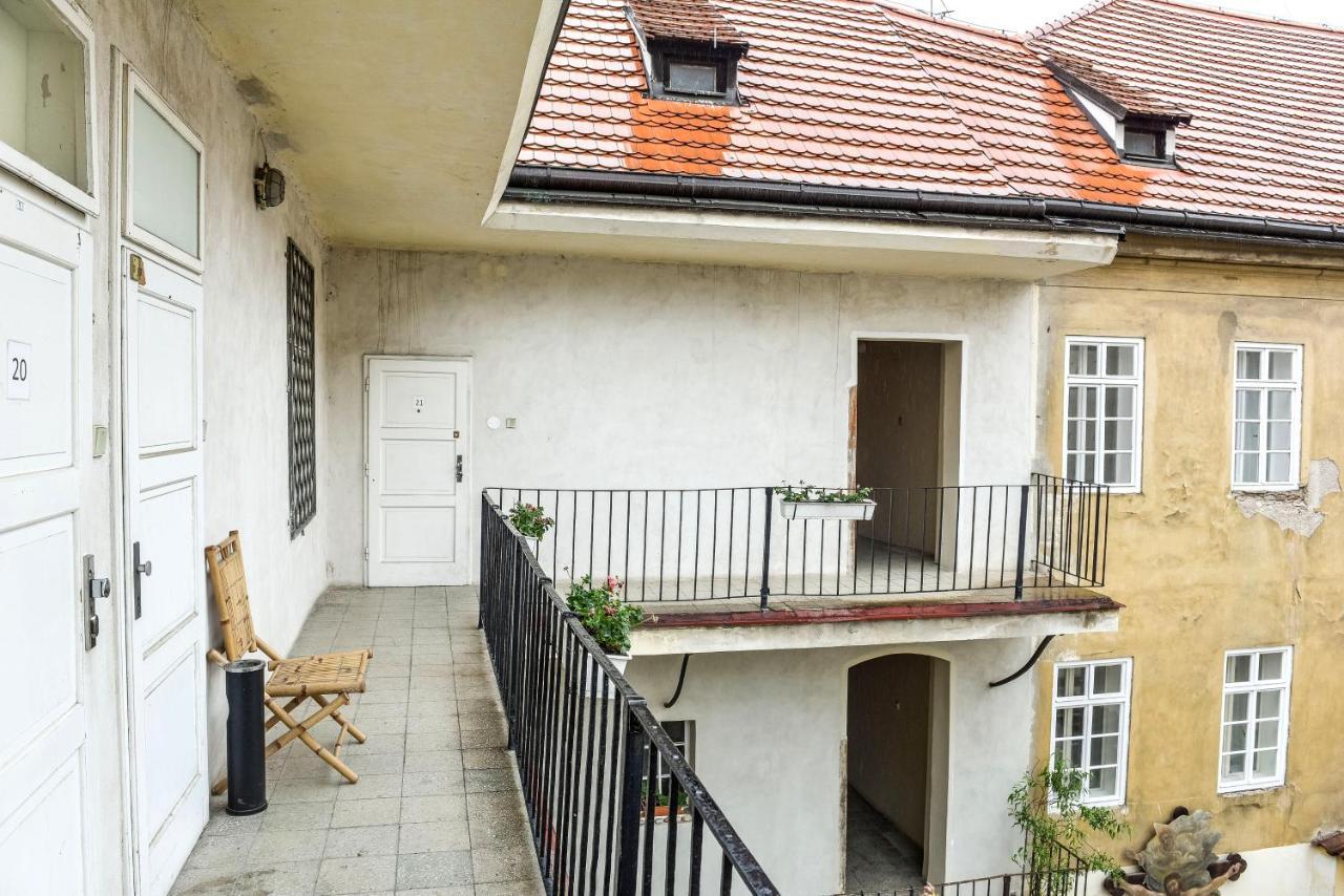 Prague Locals Monastery Apartments Luaran gambar