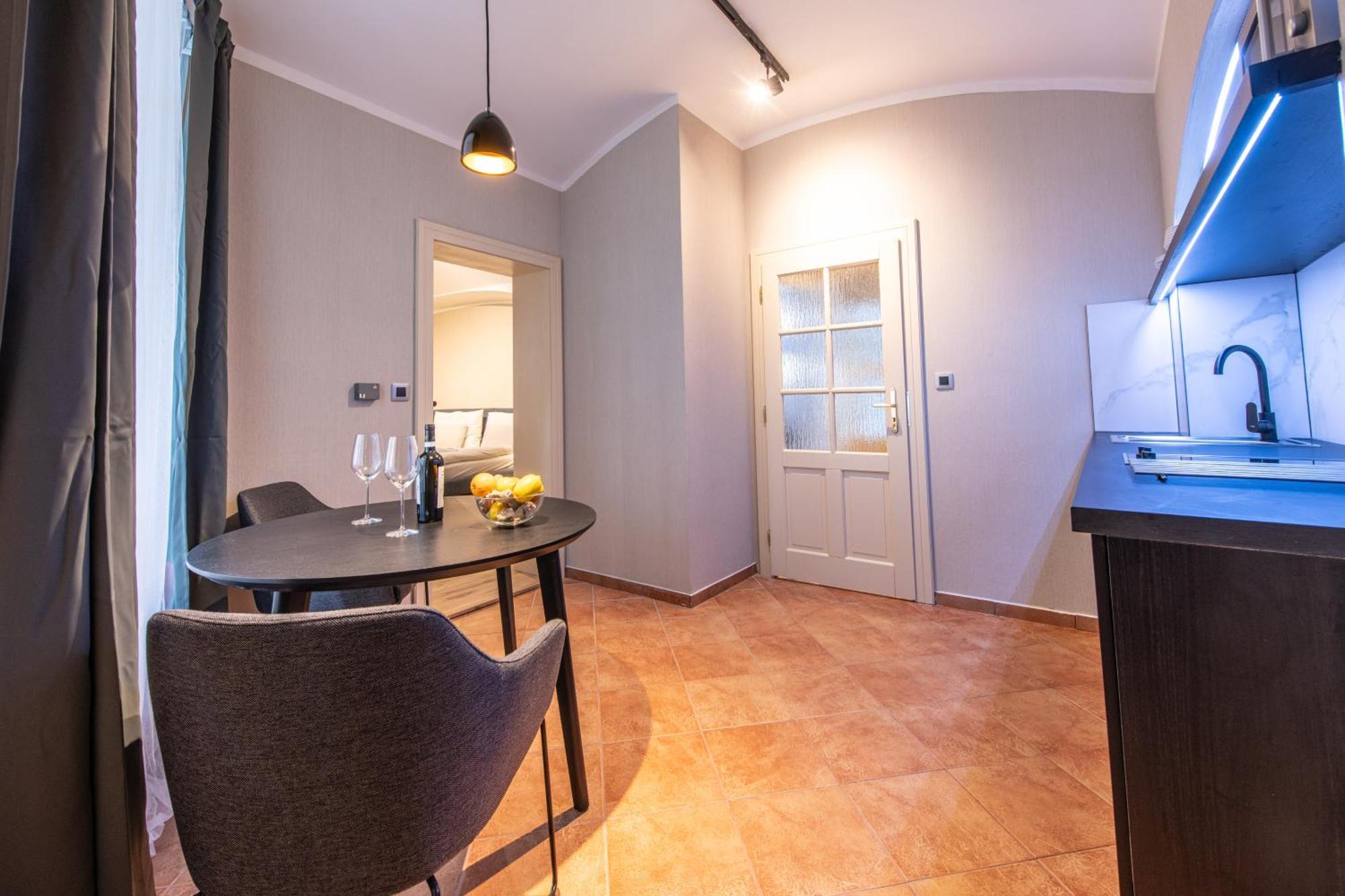 Prague Locals Monastery Apartments Luaran gambar